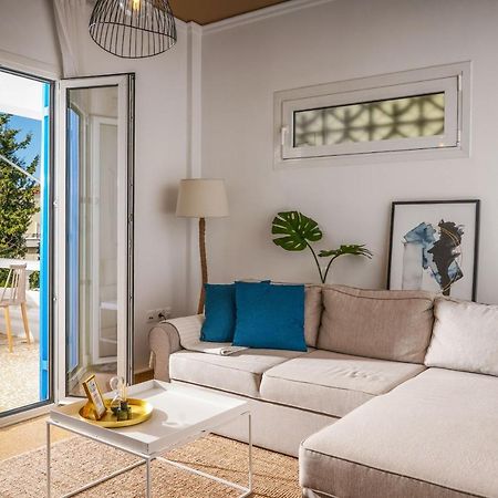 Breeze One Bedroom Apartment By Blupine Athena Bagian luar foto