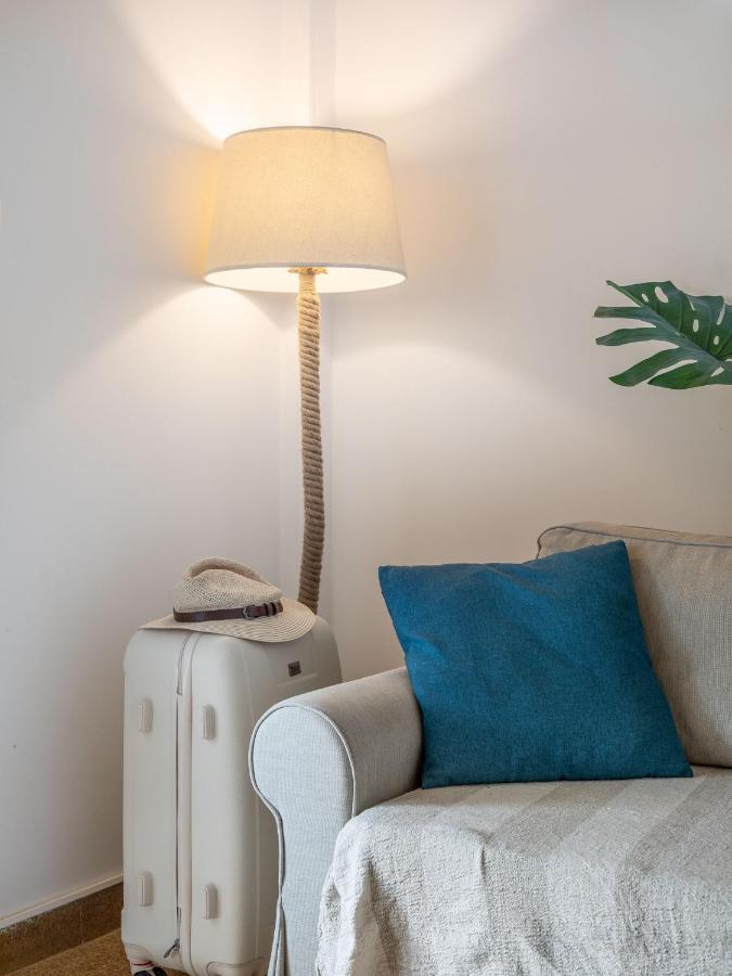 Breeze One Bedroom Apartment By Blupine Athena Bagian luar foto