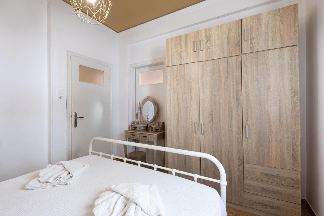 Breeze One Bedroom Apartment By Blupine Athena Bagian luar foto
