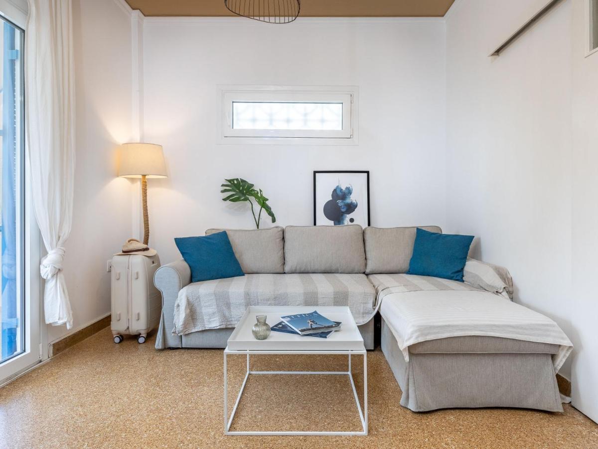 Breeze One Bedroom Apartment By Blupine Athena Bagian luar foto