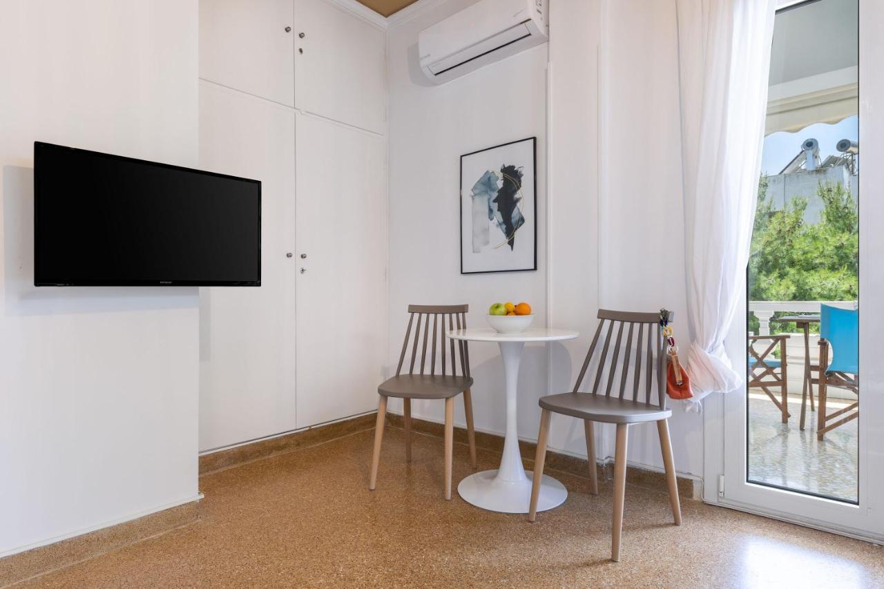 Breeze One Bedroom Apartment By Blupine Athena Bagian luar foto