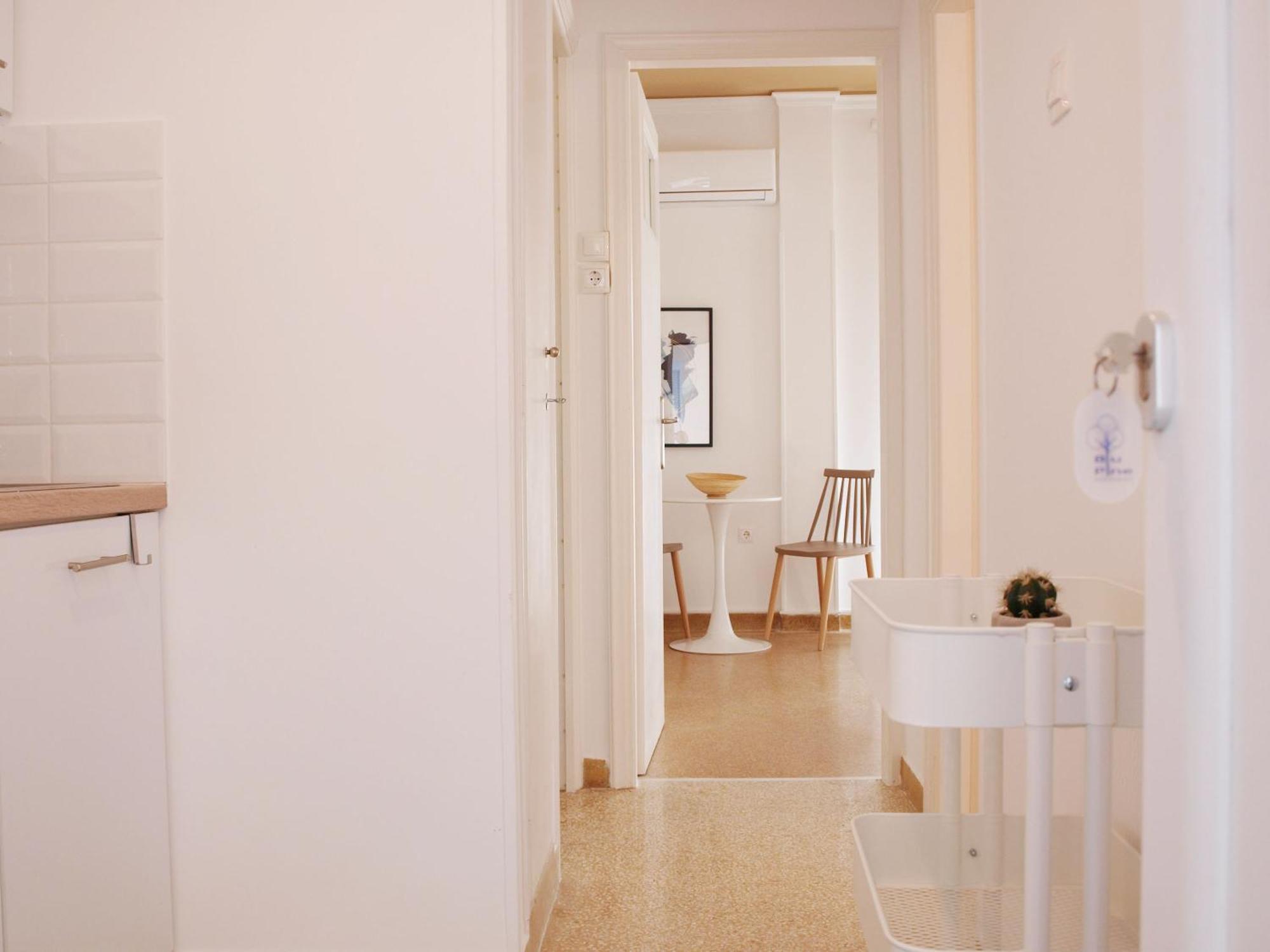Breeze One Bedroom Apartment By Blupine Athena Bagian luar foto